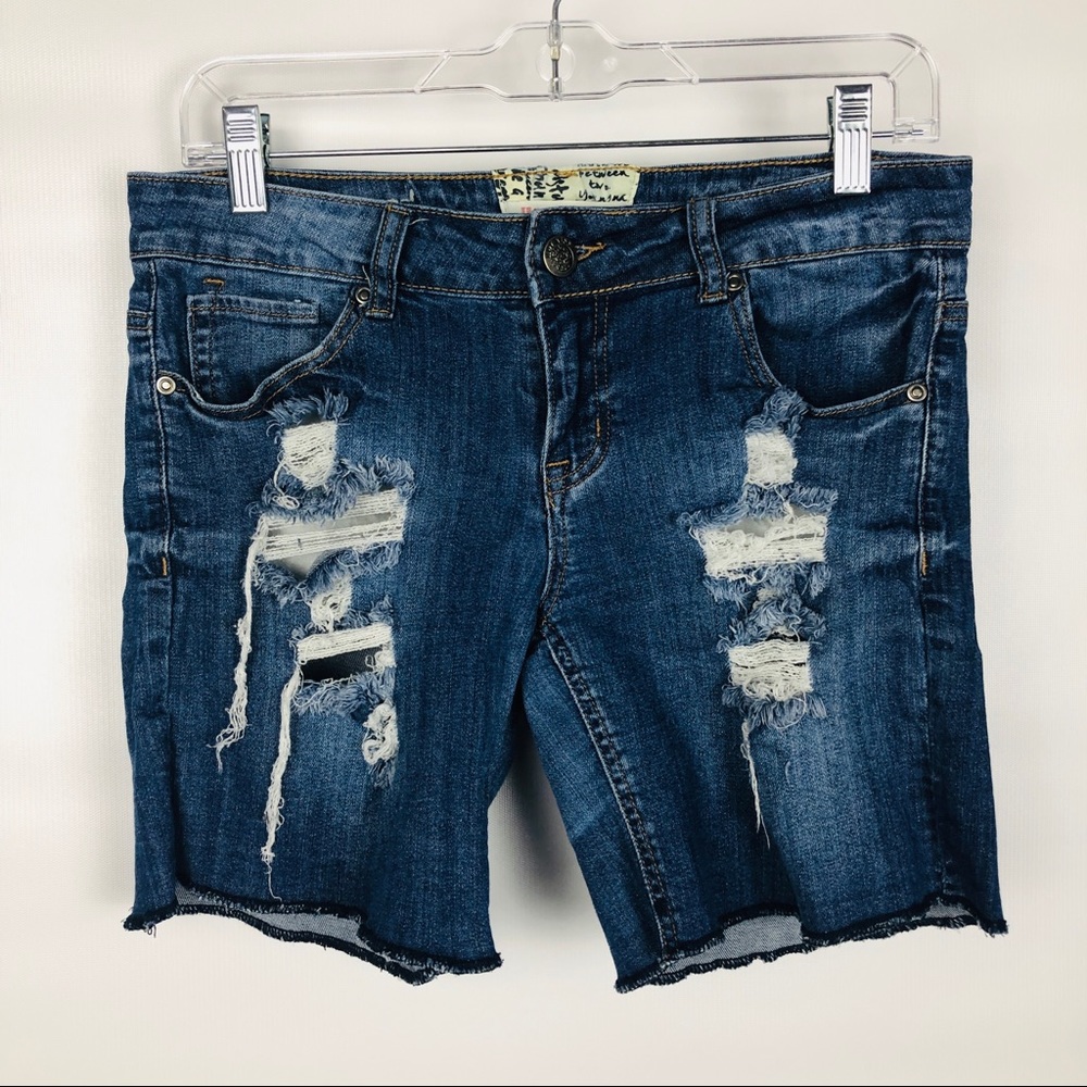 HOT KISS | Cici Short Distressed Jean Shorts